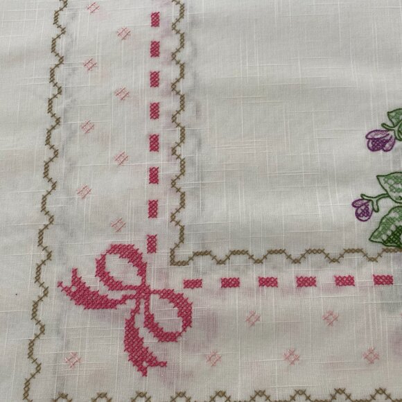 Vintage Hand Embroidered Pansy Tablecloth - Picture 6 of 7